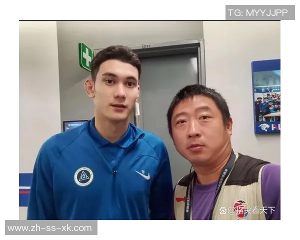 泰国队防守犯规引发争议拜合拉木模仿对手动作表达不满