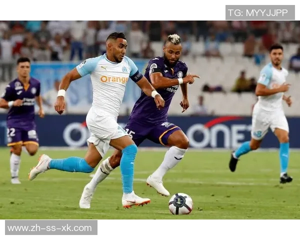 万项代表杜利亚伊足球学院首秀表现出色助力球队大胜对手